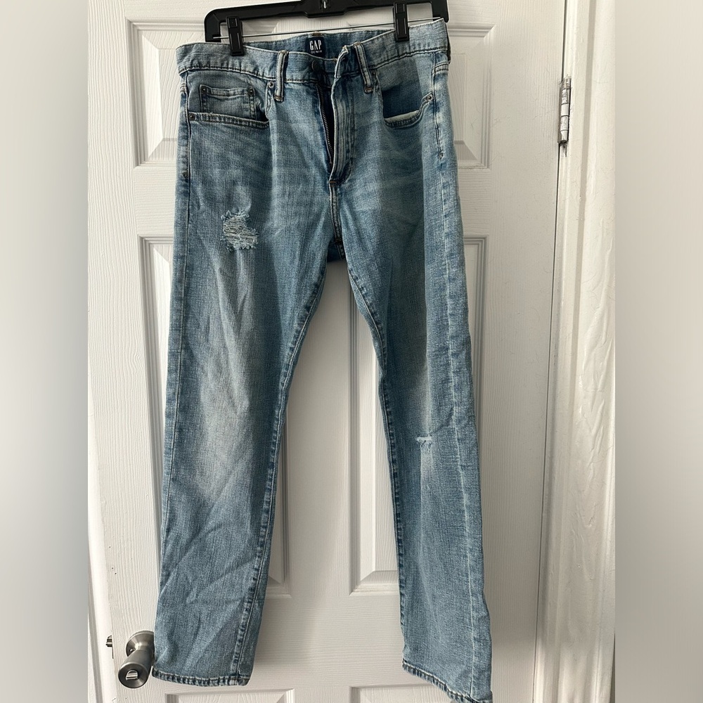 Gap Men’s Slim Fit Light Wash Ripped Jeans - Size 32x30